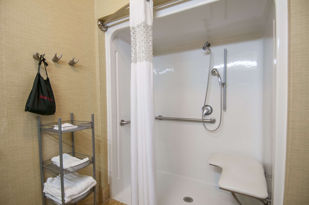 Hampton Inn & Suites Waxahachie - photo 22
