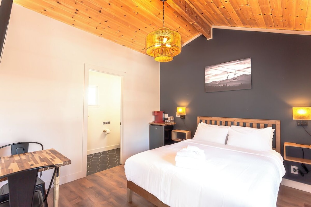Tahoe Mountain inn - photo 30