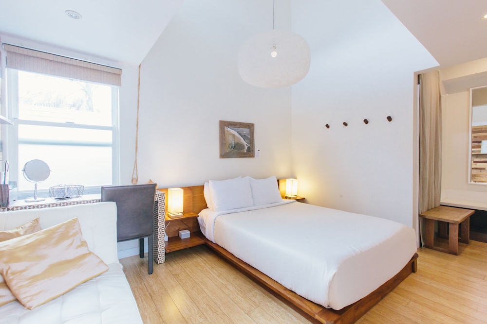Inn at Moonlight Beach - photo 23
