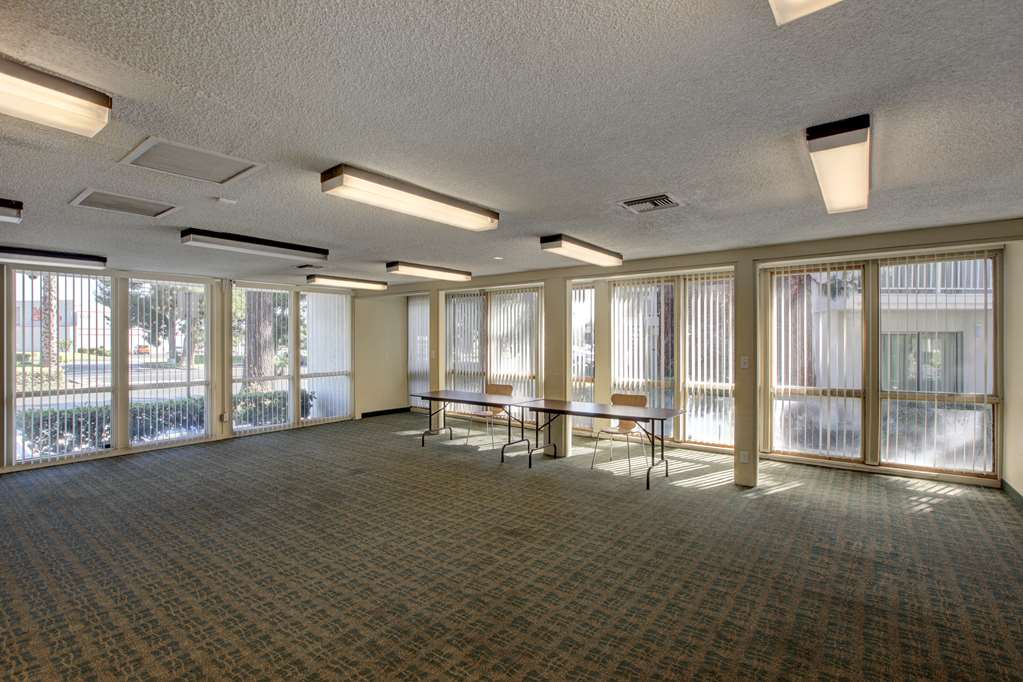 Motel 6 Irvine Orange County Airport - photo 19
