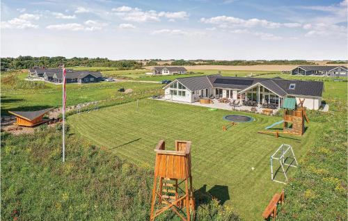9 Bedroom Beautiful Home In Spøttrup — 5-Star Luxury Hotel in Skive, Denmark