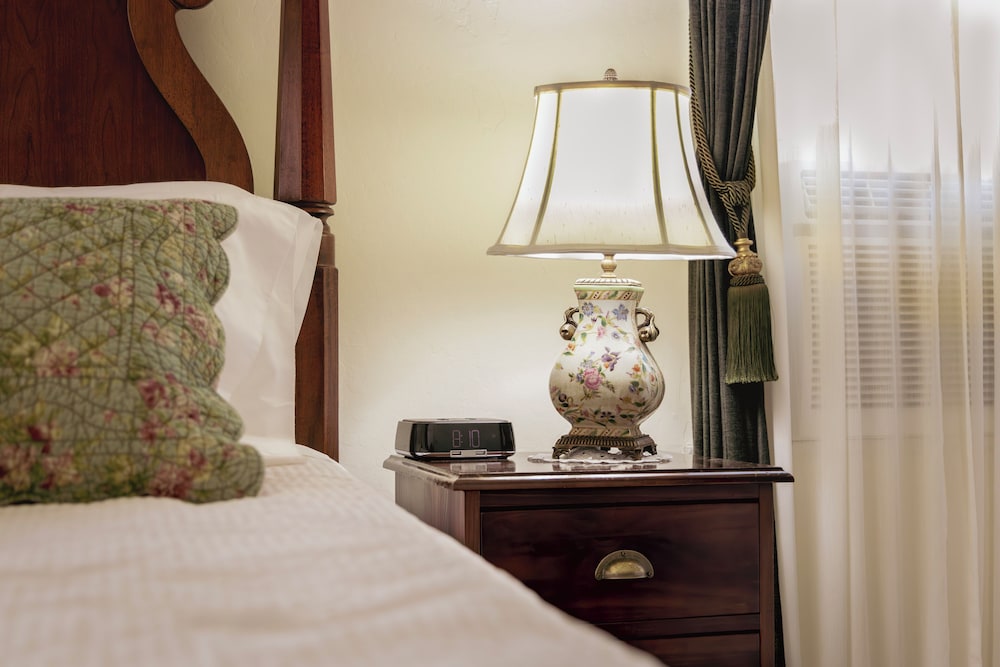 Weaverville Hotel - photo 8