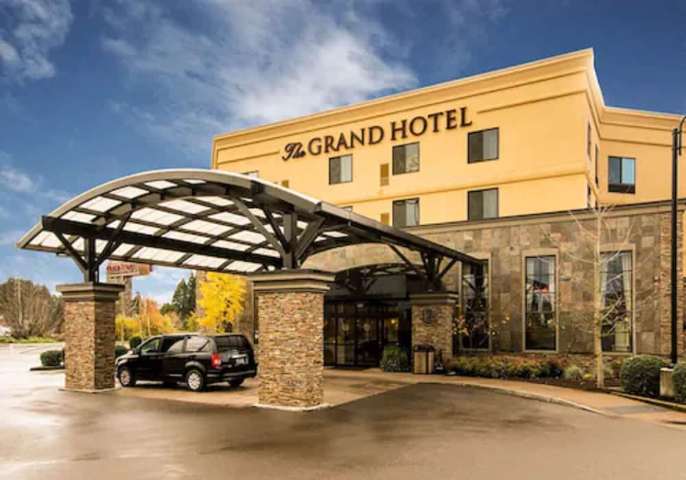 Grand Hotel at Bridgeport — hotel in Tigard