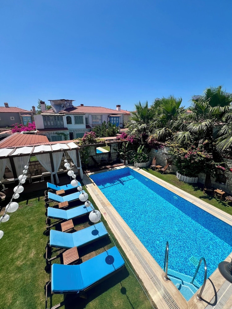 Windmill Alacati - carbon neutral hotel in Cesme