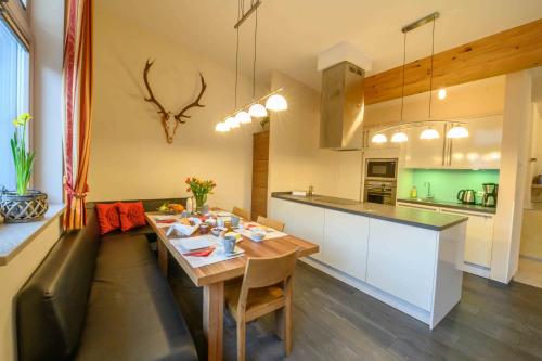 Appartement Waldhof — 4-Star Luxury Hotel in Flattach, Austria