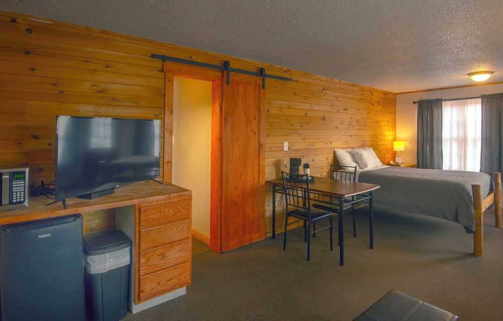 Rustic Inn - photo 13