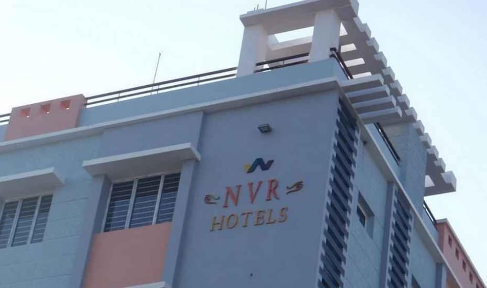 Iroomz Nvr Hotels Luxury Redefined — Kurnool