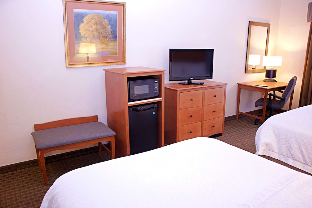 Hampton Inn Sidney NE - photo 15