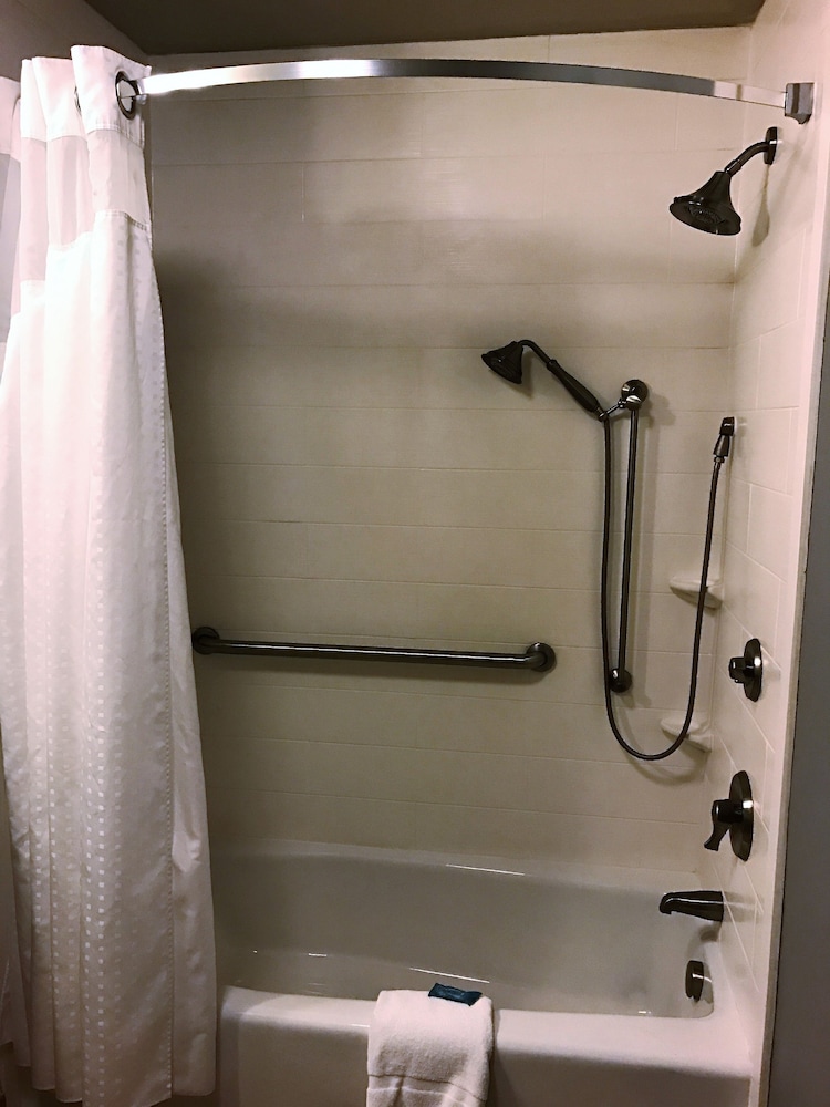 Holiday Inn Express & Suites Perry National Fairground Area #34 by IHG - photo 8