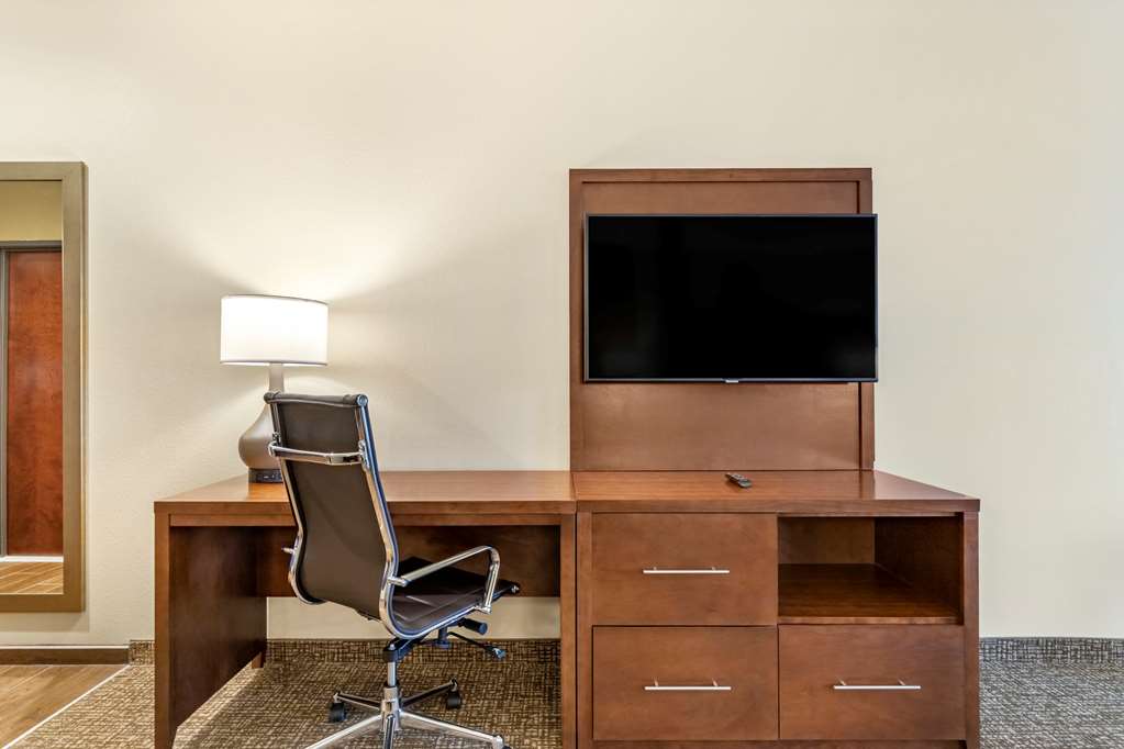 Comfort Suites San Antonio Ft. Sam Houston SAMMC Area - photo 24