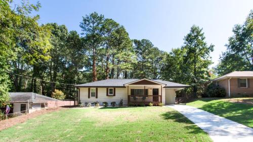 Lavish Living 8 mins from Braves Stadium w King — 4-Star Luxury Hotel in Smyrna, United States