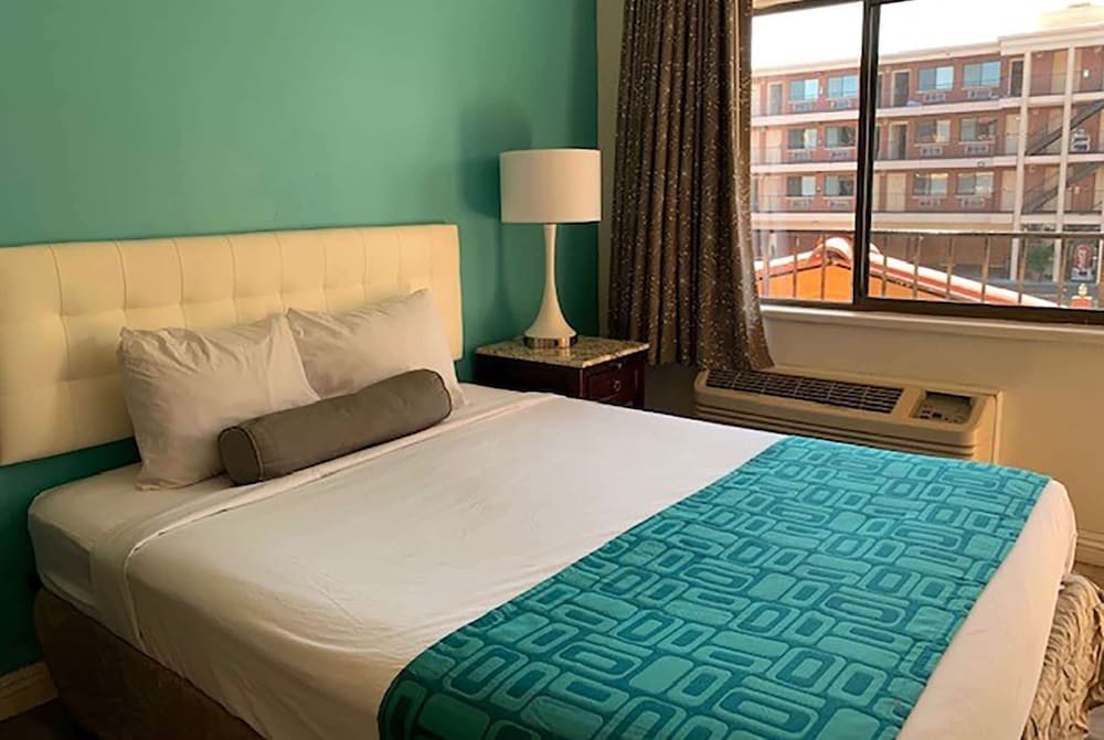 Howard Johnson by Wyndham Reno Downtown - photo 6