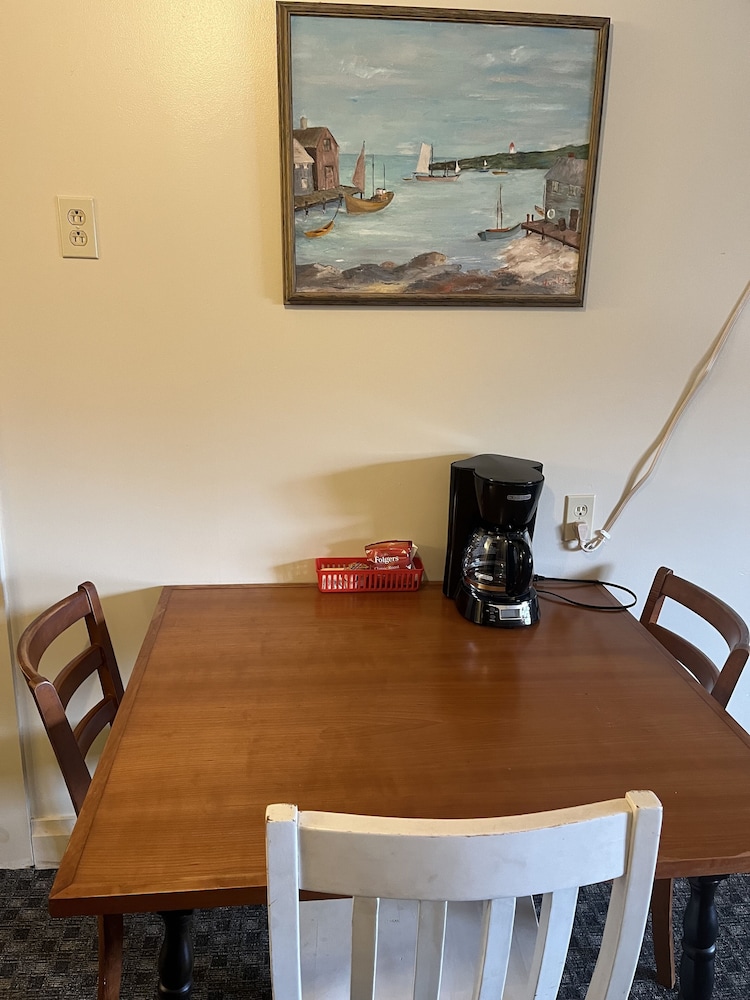 Brookside Motor Inn - photo 12