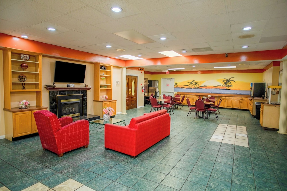 OYO Hotel Greensboro East I 40 - photo 7