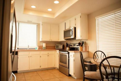 Rancho Mirage Palm Springs Resort Golf Tennis Pool in Rancho Mirage, United States