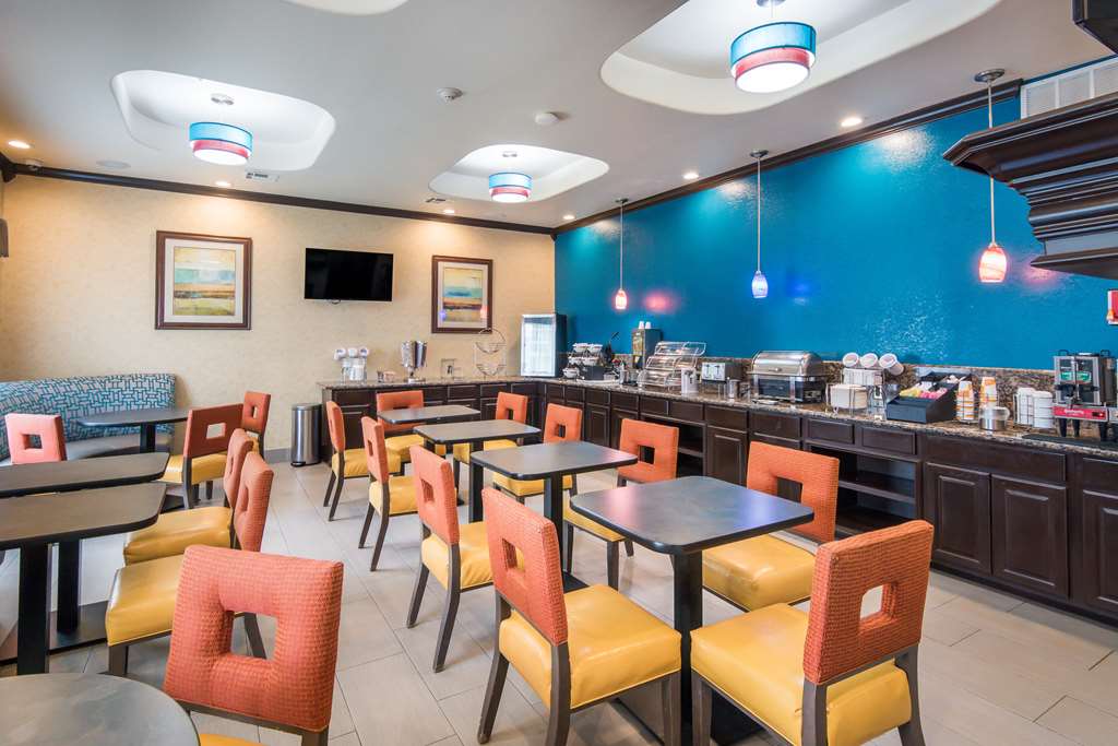 Clarion Inn & Suites Weatherford South - photo 41