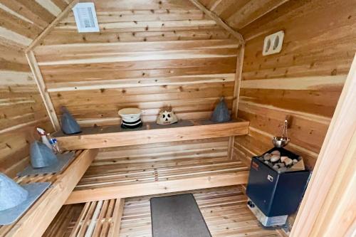 The Stone House Minocqua — 4-Star Luxury Hotel in Lac Du Flambeau, United States