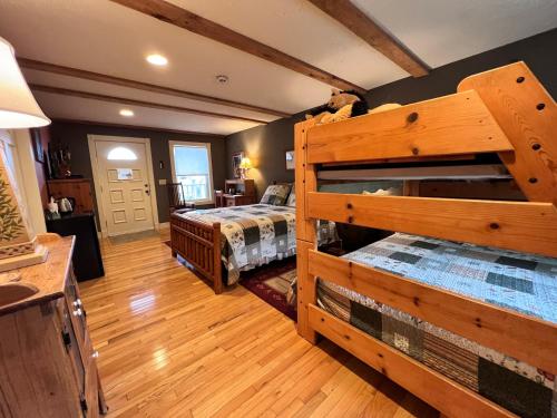 Mountain Quest Inn - photo 33