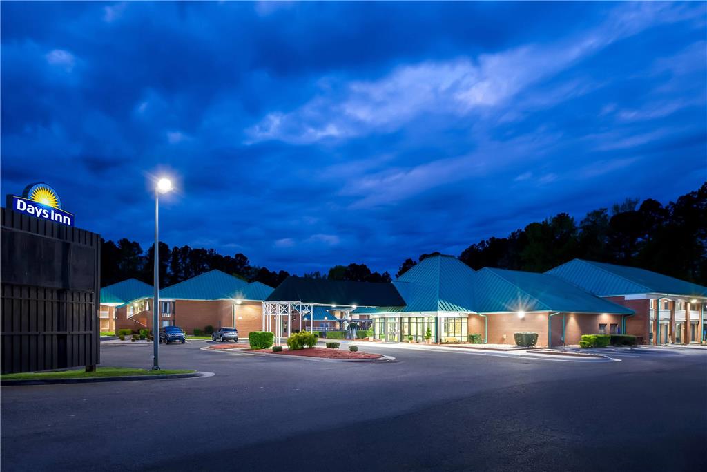 Days Inn by Wyndham Petersburg South Fort Lee - photo 3