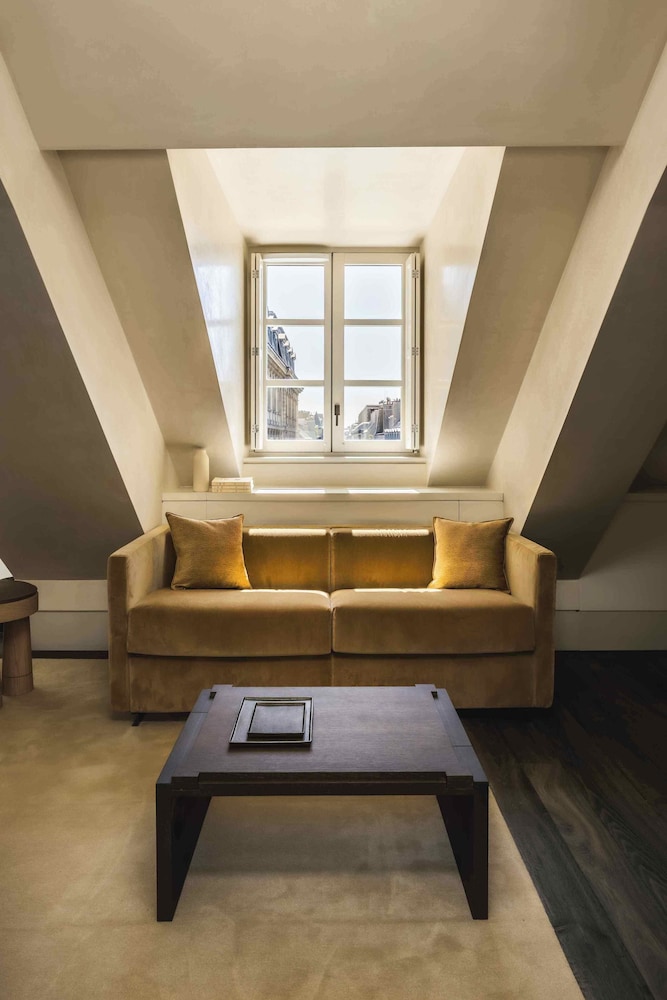 Mondovi Luxury Suites in Paris, France