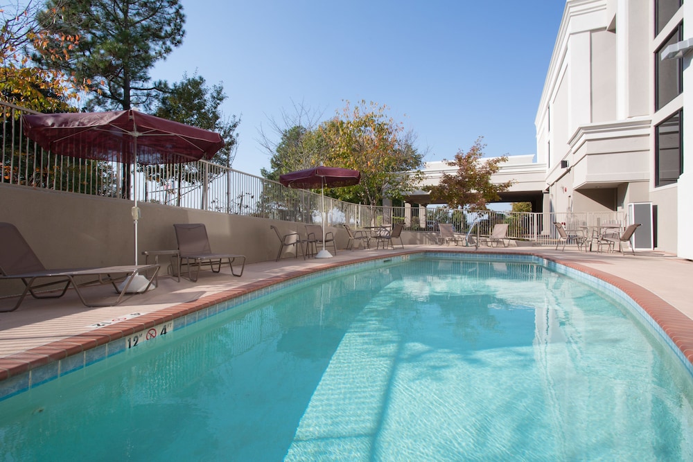 Wyndham Grand Executive Center Little Rock Airport - photo 20