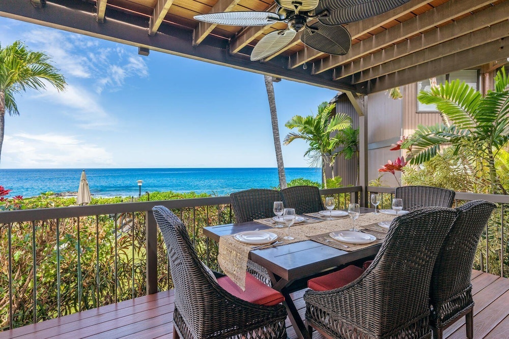 Air Conditioned Ocean Front Hawaii Townhome Sleeps 6 Vrkcv — Kailua Kona