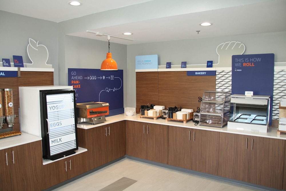 Holiday Inn Express Rocky Mount Sports Center by IHG - photo 56