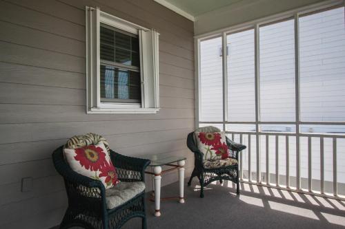 Beach Joy by Oak Island Accommodations - photo 19