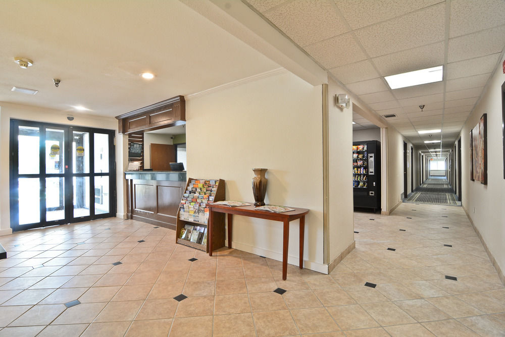 Studio 6 Northwest - photo 22