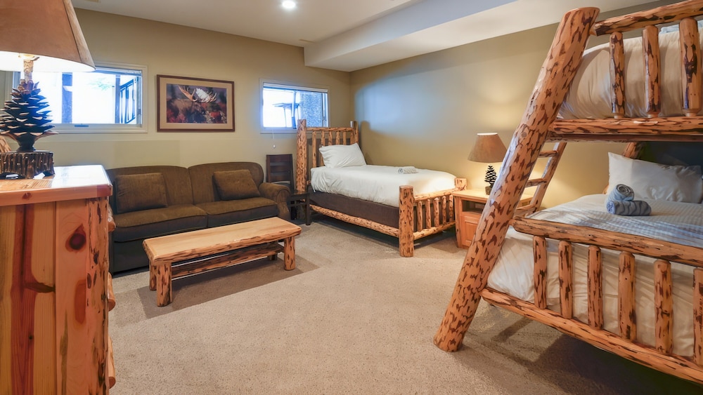 Thunder Ridge by Fernie Lodging CO — Fernie — photo 2