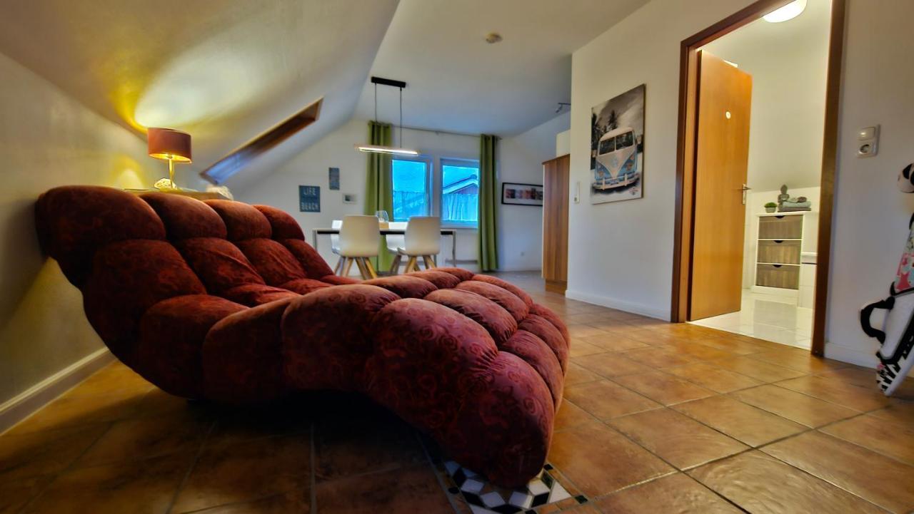 Bee Praise Homestay - carbon neutral hotel in Wanning