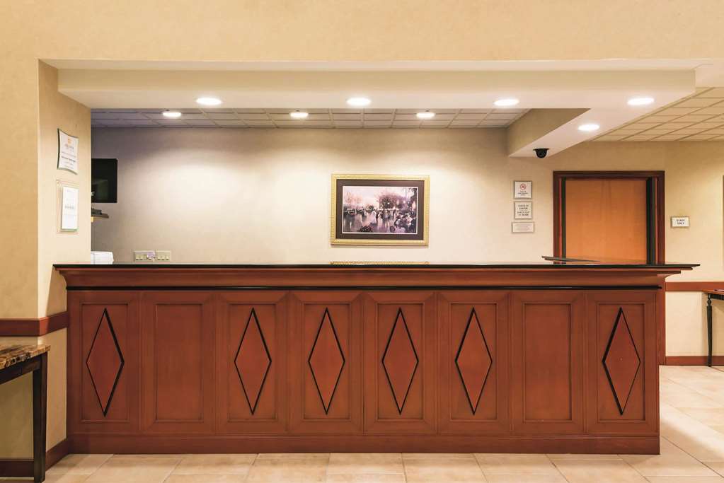 La Quinta Inn & Suites by Wyndham Kennewick - photo 7