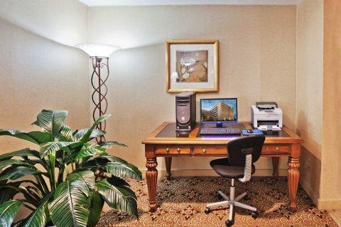Holiday Inn Norman - photo 9