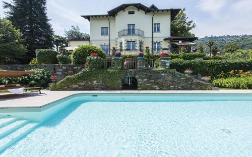 Villa Angela — 4-Star Luxury Hotel in Stresa, Italy