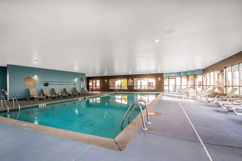 Clarion Inn Elmhurst Oak Brook near I 88 I 290 I 294 - photo 35
