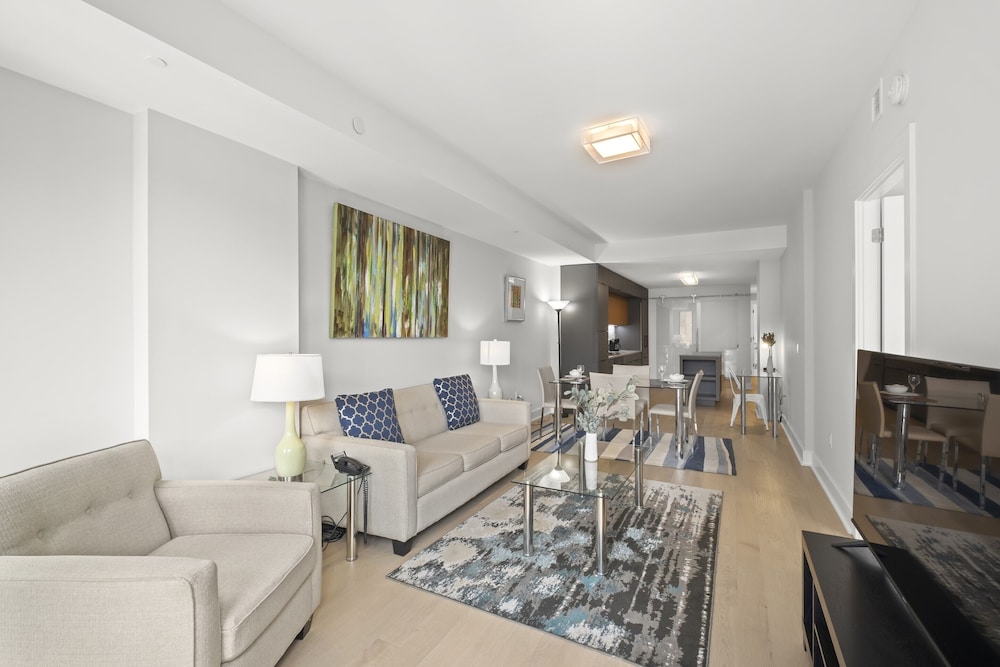 Global Luxury Suites at Tribeca - photo 16