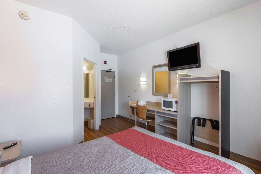 Motel 6 Junction City KS - photo 15