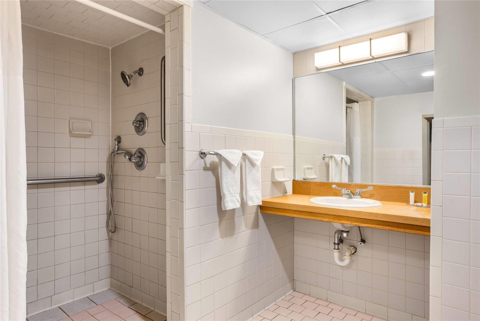 Days Inn by Wyndham Adel I 75 - photo 19