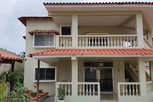 Renovada Casa Familiar con piscina en Salinas — 4-Star Luxury Hotel in Salinas, Ecuador