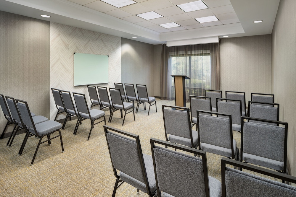 SpringHill Suites by Marriott Newark Liberty International - photo 38
