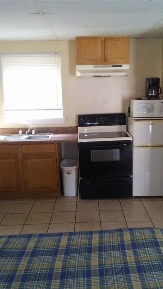 Clarysville Motel - photo 17