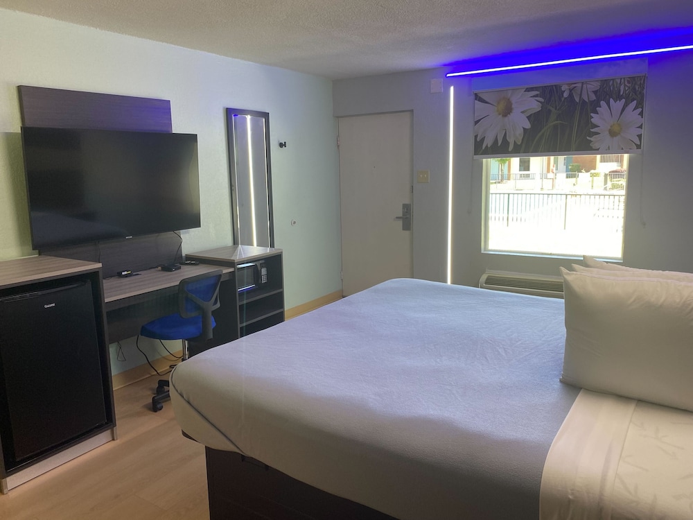 Rest and Relax Inn - photo 11