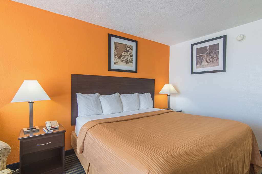 Motel 6 Liberal KS - photo 11