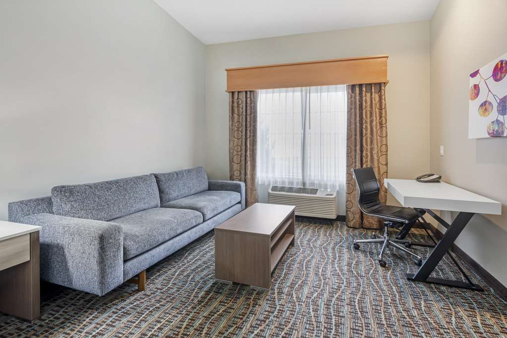 Best Western Plus Peppertree Inn At Omak - photo 11