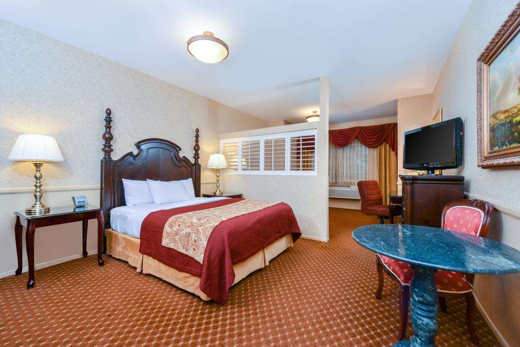 Azure Hotel & Suites Trademark Collection by Wyndham - photo 15