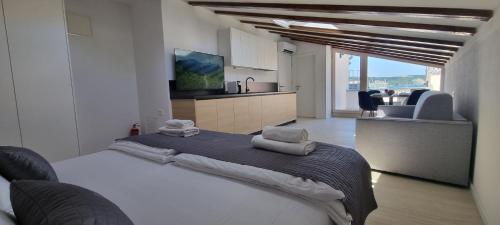 Dea Del Mar Apartments — 4-Star Luxury Hotel in Izola, Slovenia