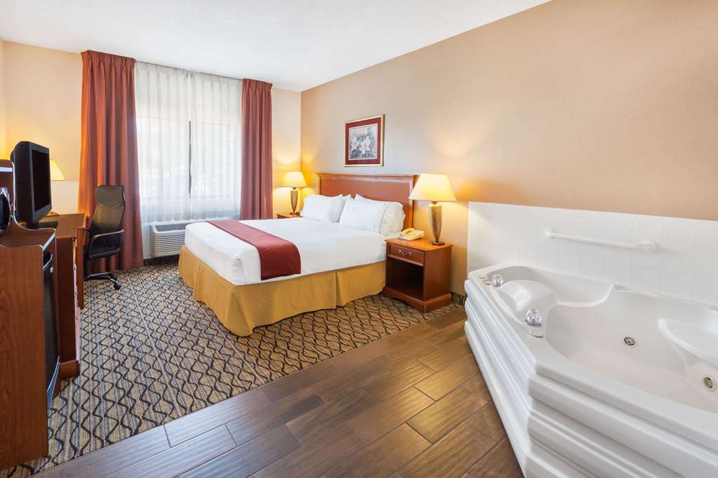 Baymont by Wyndham Chelsea - photo 12