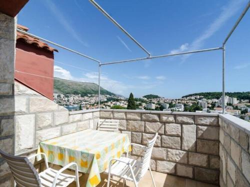 Guest House Misita One Bedroom Apartment with Balcony and Sea View
