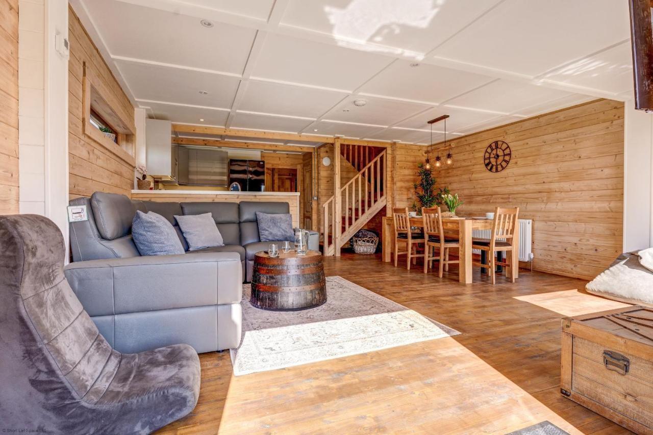 Bluebell Lodge — 4-Star Luxury Hotel in Benson, United Kingdom