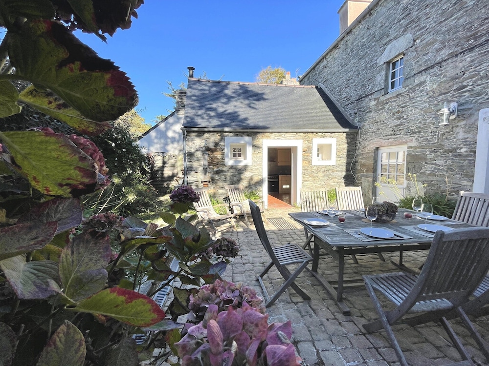 House in Locquirec Near Sandy Beaches — 4-Star Luxury Hotel in Locquirec, France